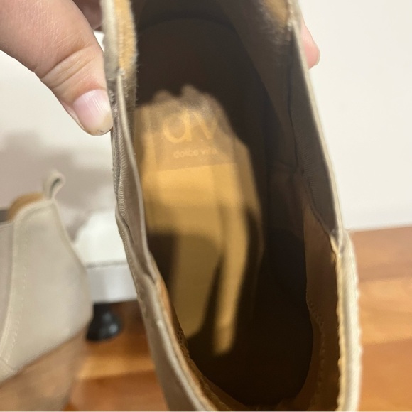 Women’s Dolce Vita Yelka Taupe Booties Stacked Heels Size 6.5 - Picture 5 of 7